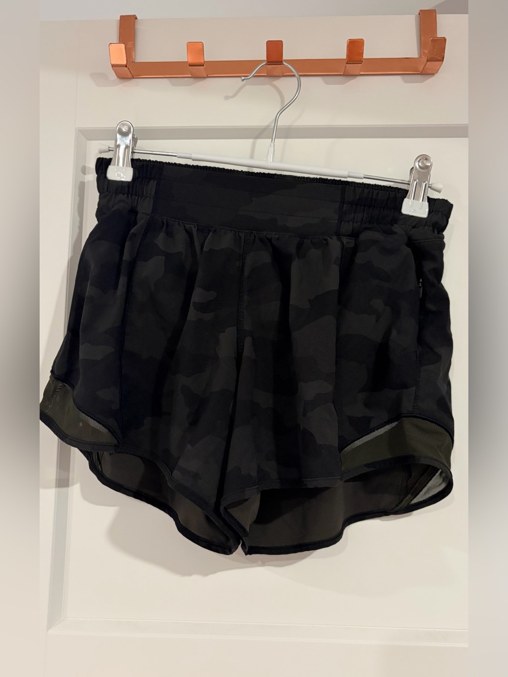 Lululemon Black & Green Camo Running Shorts 🖤💚